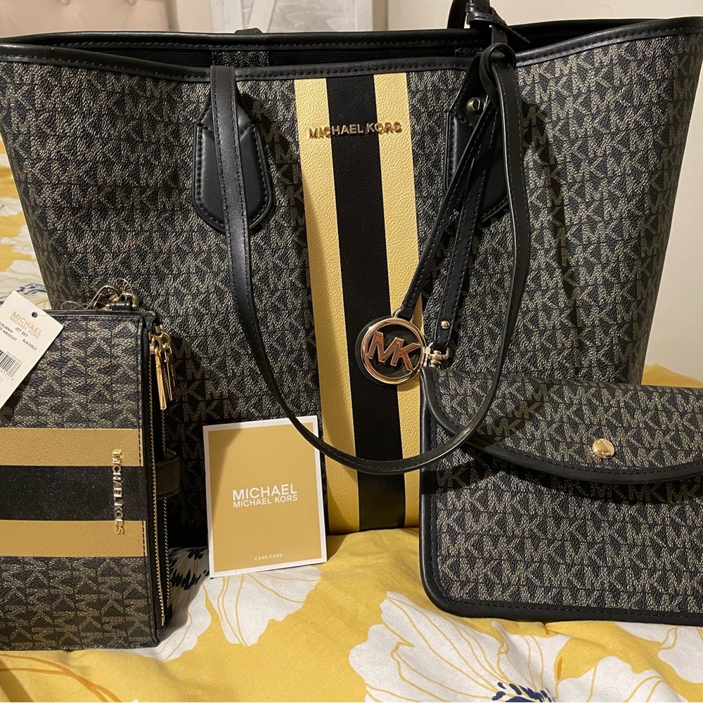 Michael Kors Eva Large Tote and matching wallet